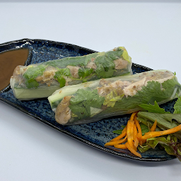 Spicy Lemongrass Chicken Rice Paper Rolls