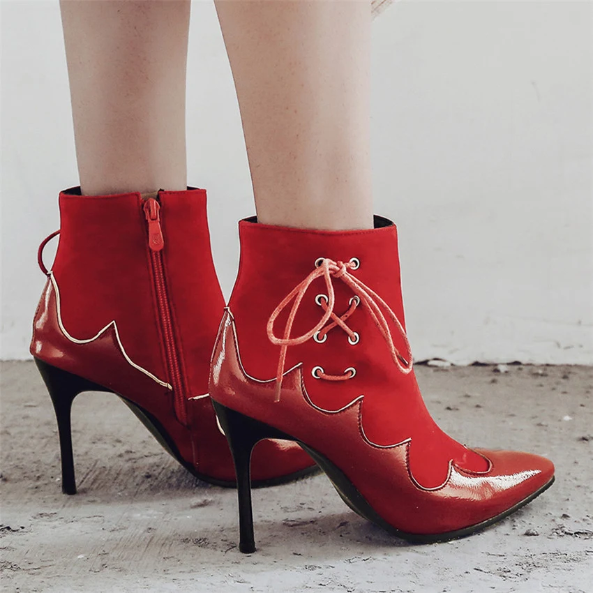 Bottines de mariée sexy à talons aiguilles pour femmes, chaussures basses pour un look élégant et sensuel le jour du mariage.