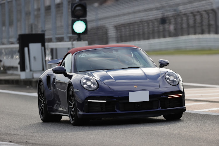 911 クーペのターさんさんが投稿したカスタム事例の投稿画像1枚目