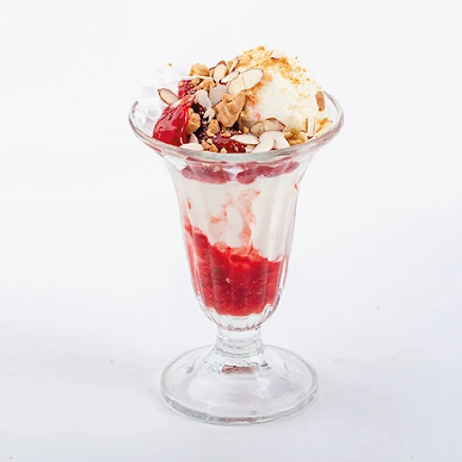 Merry Berry Sundae