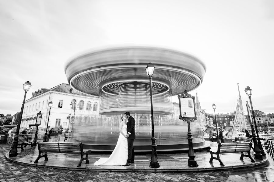 Fotografo di matrimoni Aurélie Larose (studiolarose). Foto del 11 aprile 2020