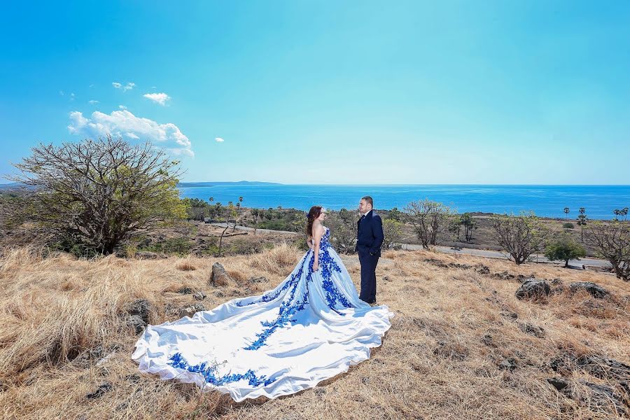 Fotógrafo de casamento Kahar Kasim Dunia Photo Kupang (duniaphotokupang). Foto de 1 de junho 2020