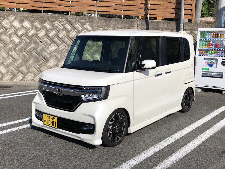 Nボックスカスタムのナイスアイデア・愛車記録・タブレットホルダー改造・winpy-jijiiさん・納車から今日で丸2年‼︎㊗️に関するカスタム事例の投稿画像1枚目