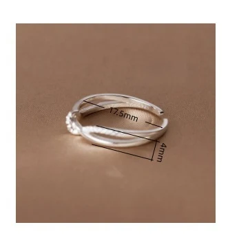 Title 6, Anillo Anudado con Diamantes de Doble Capa Huec...