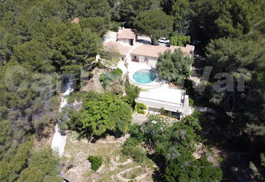 Maison avec piscine et terrasse 9