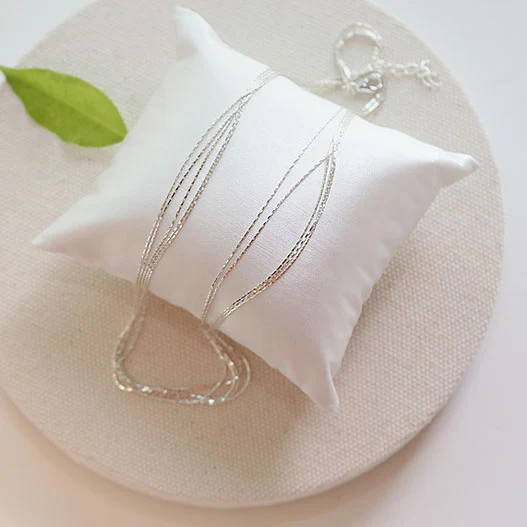 Bracelet fin multicouche en argent sterling S925, doux et plein de personnalité. Un bijou élégant pour sublimer votre poignet, parfait pour tous les jours.