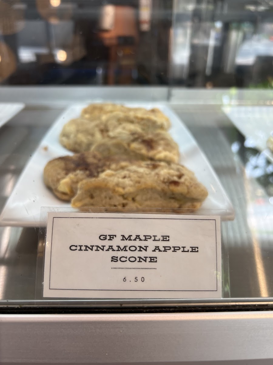 GF APPLE SCONES