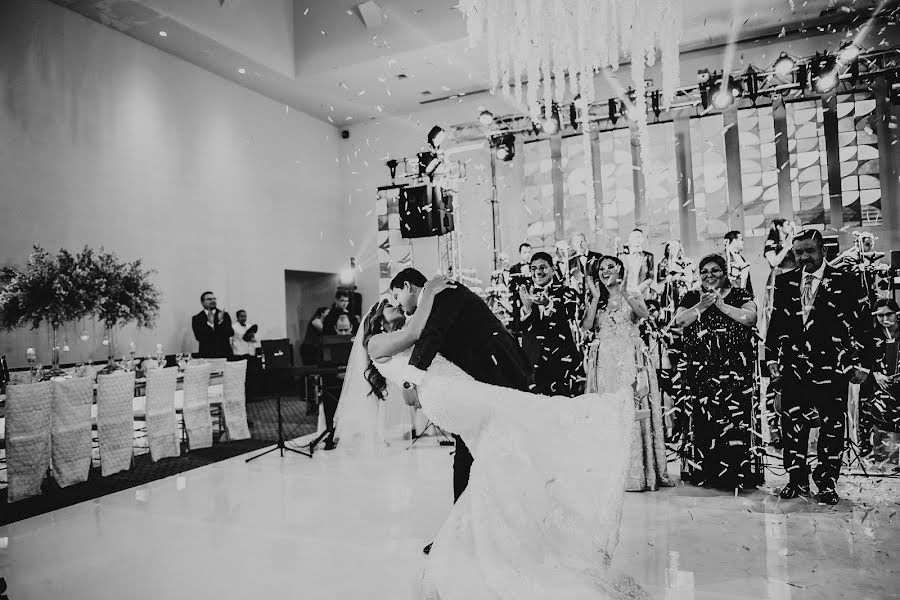 結婚式の写真家Carolina Cavazos (cavazos)。2018 6月19日の写真