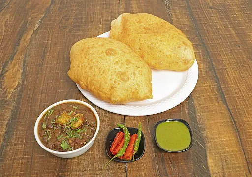 Lazeez Chole Bhature Paneer Wale