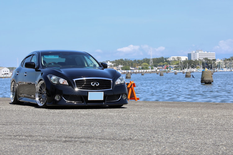 フーガ 51のドライブ・y51フーガ・ブレーキに関するカスタム事例の投稿画像1枚目
