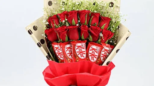 12 Rose With Rakhi Special Kitkat Bunch