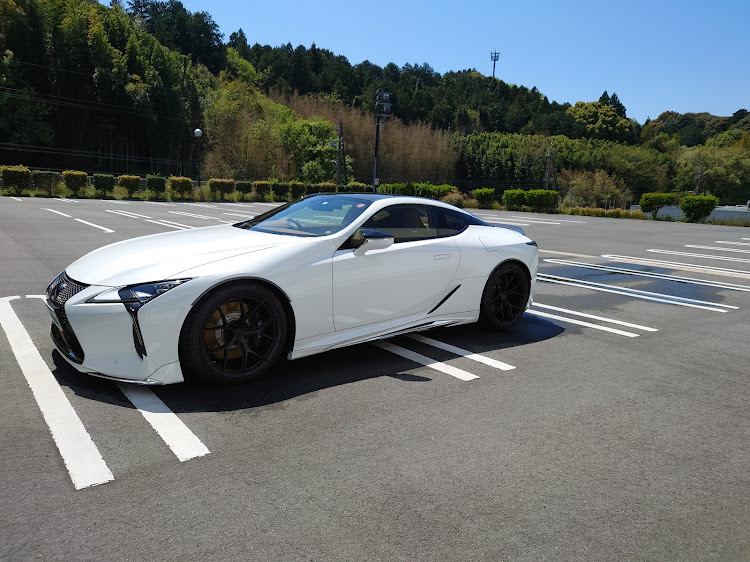 LCのホイール交換・車高調整に関するカスタム事例の投稿画像1枚目