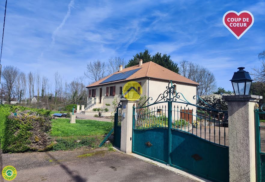 Vente maison 5 pièces 118 m² à Jouet-sur-l'Aubois (18320), 233 200 €