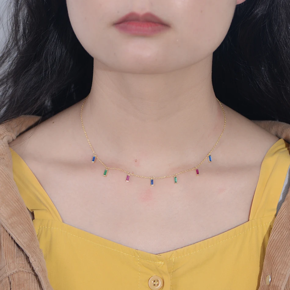 Cadena de clavícula doble estilo frío europeo y americano, un accesorio elegante para realzar tu escote con un toque moderno y sofisticado.