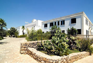 Villa with pool and garden 2