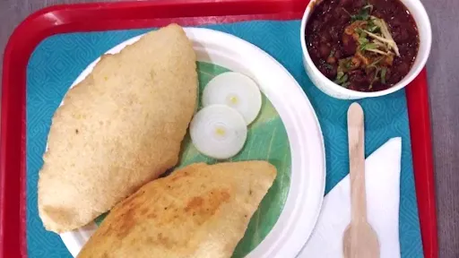 Chole [250 Ml] With Bhature Ginger Topping