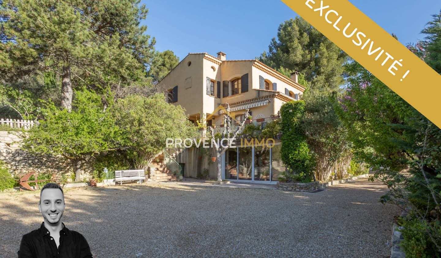 House with terrace Salon-de-Provence