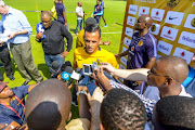 Kaizer Chiefs coach Steve Komphela introduces the team's new Venezuelan striker Gustavo Paez during the Kaizer Chiefs media open day at Naturena, Chiefs Village on February 02, 2017 in Johannesburg, South Africa. (Photo by Sydney Seshibedi/Gallo Images)