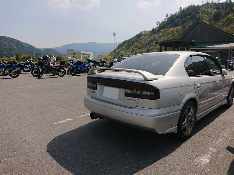 レガシィB4の廃墟・林道ドライブ・嘉瀬川ダム・二丈パーキング・修理完了に関するカスタム事例の投稿画像5枚目