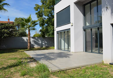 House with pool and terrace 4