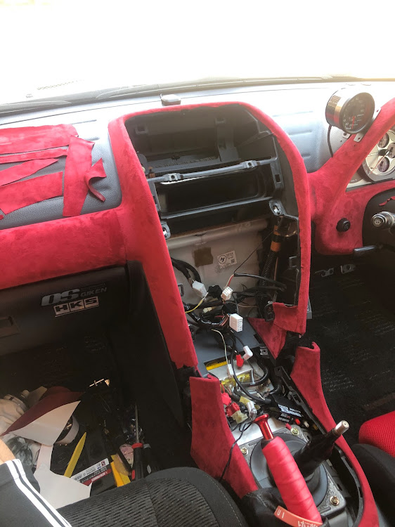 アルテッツァの内装張り替え・内装カスタム・アルカンターラ調スエード・DIY・DIYカスタムに関するカスタム事例の投稿画像7枚目