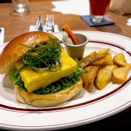 青春漢堡 Aoharu Burger(台北世貿店)