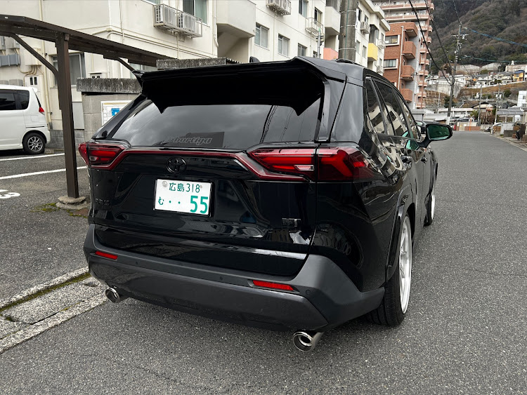 RAV4のドアミラーバイザー・マフラーカッター・リメイク進行中に関するカスタム事例の投稿画像11枚目