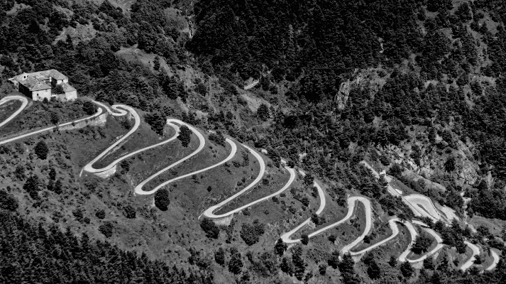 salire o scendere? di mario chiaiese foto