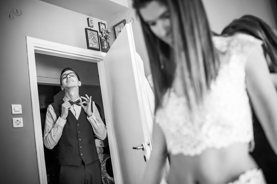 結婚式の写真家Marios Kourouniotis (marioskourounio)。2017 9月6日の写真