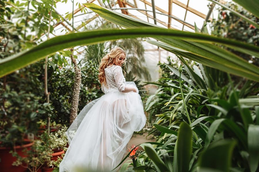 Fotógrafo de casamento Lidiya Yurina (lidiaphoto). Foto de 8 de maio 2017