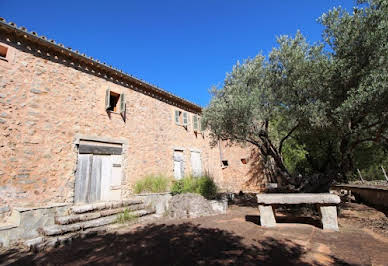 Villa with pool and terrace 3