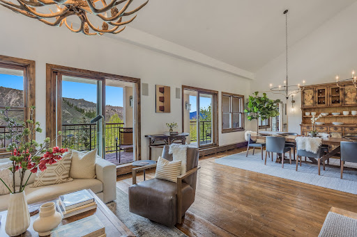 Living dining room mountain view - House purchase in Snowmass Village, 4 bedrooms