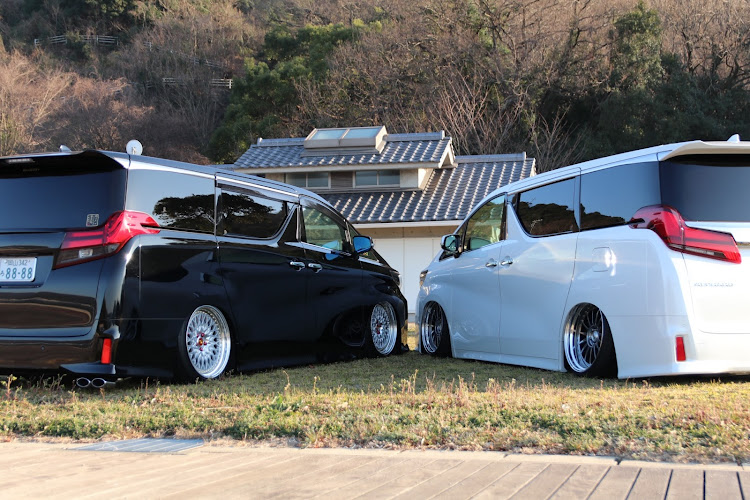 アルファードの黒八・一眼レフ撮影・furafactory・クレセントビーチ・南国に関するカスタム事例の投稿画像5枚目