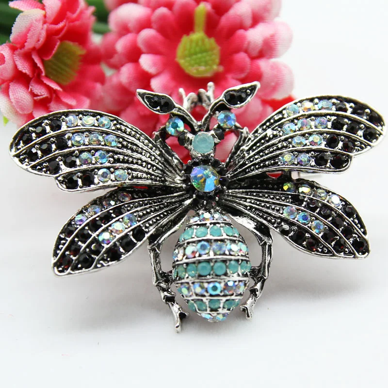 Broche de abelha retrô com diamantes, nova moda e atmosfera única. Adicione um toque de sofisticação ao seu visual com este acessório exclusivo.