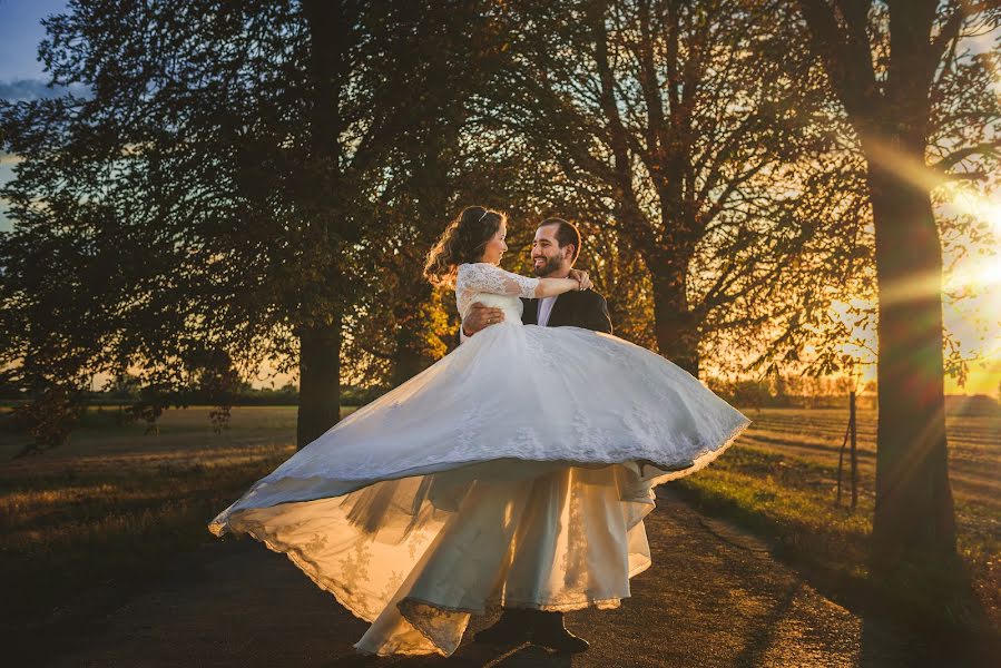 Svadobný fotograf Pintér Ádám (cincerfoto). Fotografia publikovaná 21. septembra 2019