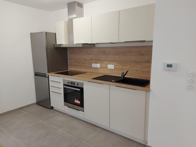 Location  appartement 3 pièces 76 m² à Veigy-Foncenex (74140), 1 720 €