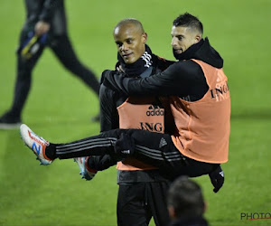 Kompany pakt belangrijke zaak aan en probeert spelersgroep op één lijn te krijgen