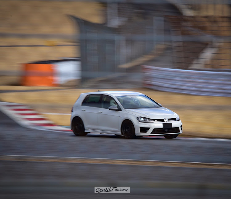 ゴルフ RのCOBB TUNING・VA performance・BCレーシング・FSWレーシングコース・ENKEIに関するカスタム事例の投稿画像6枚目