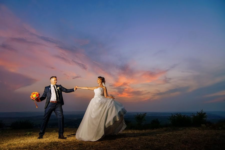 Fotógrafo de bodas Vasiliu Leonard (vasiliuleonard). Foto del 3 de enero 2016