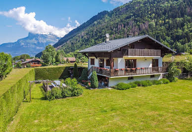 Chalet avec vue panoramique et terrasse 18