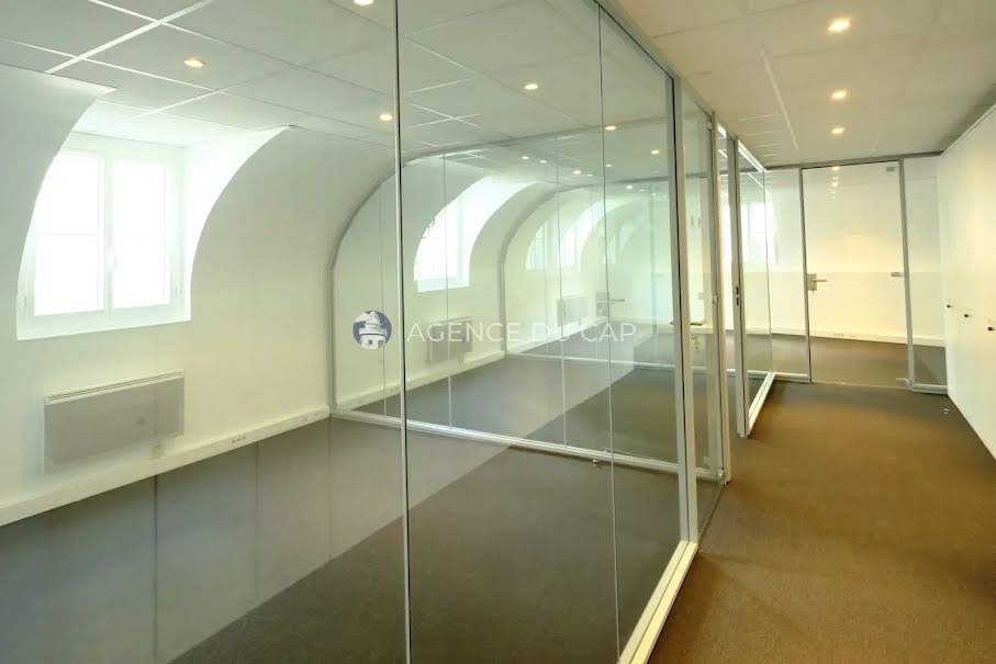 Location  locaux professionnels 4 pièces 90 m² à Paris 3ème (75003), 4 458 €