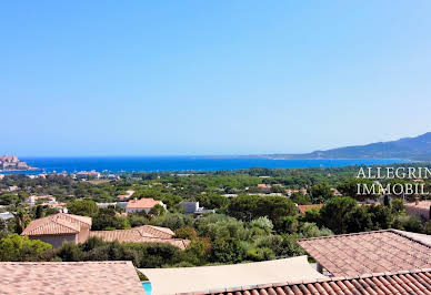 Maison avec piscine et terrasse 4