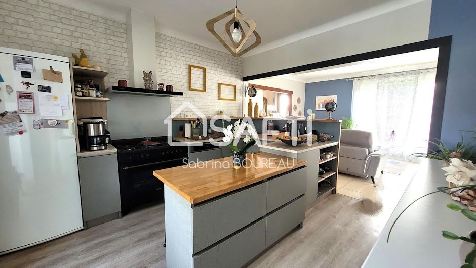 Vente maison 8 pièces 192 m² à Niort (79000), 276 000 €