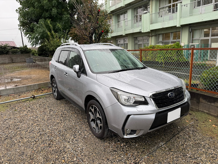 フォレスターの洗車すると雨が降る・ポリマーコーティング・雨☔️の中での撮影！・雨が滴るいい車・撥水派に関するカスタム事例の投稿画像1枚目
