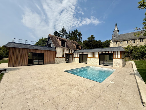 Maison avec piscine et jardin 1
