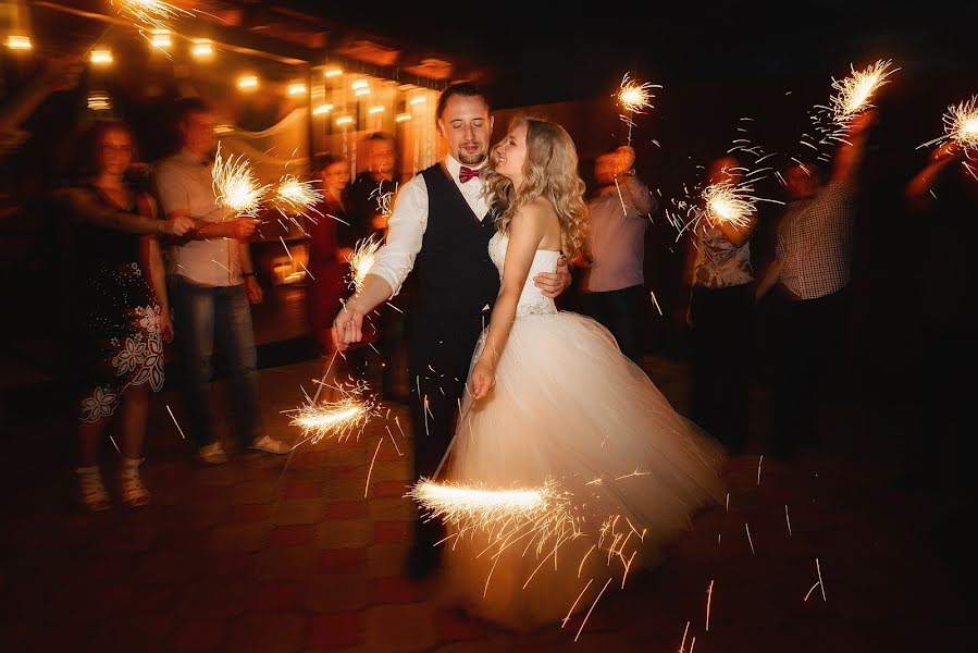 Fotógrafo de casamento Yuliya Brys (bryss). Foto de 17 de dezembro 2017