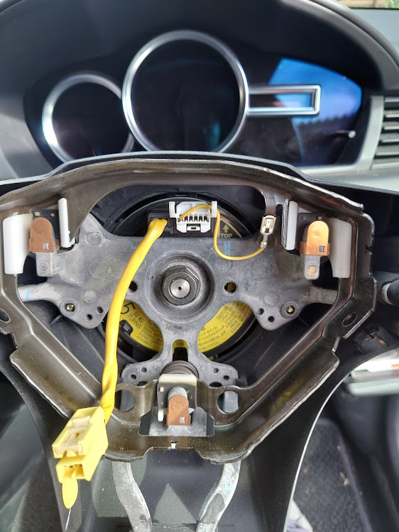 WiLL VSのWILLVS・ZZE128・ステアリング交換・オイル&エレメント交換に関するカスタム事例の投稿画像4枚目