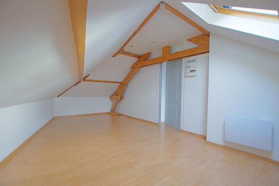 Location  appartement 1 pièce 30 m² à Roye (80700), 425 €