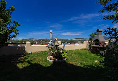 Appartement avec terrasse et piscine 1