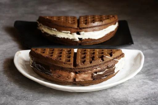Dark & White Fantacy Waffle + Triple Chocolate Waffle Sandwich